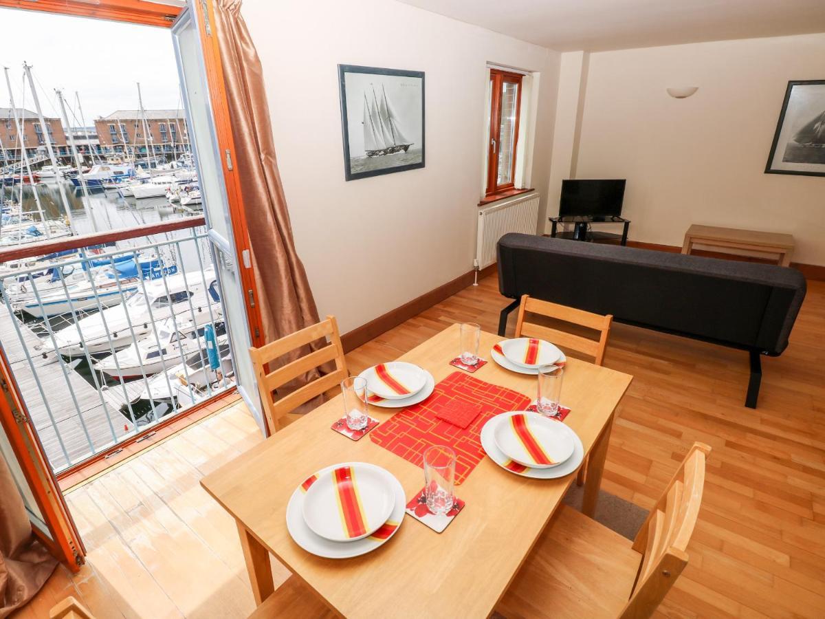 15 Sovereign House Apartment Милфорд Хейвън Екстериор снимка