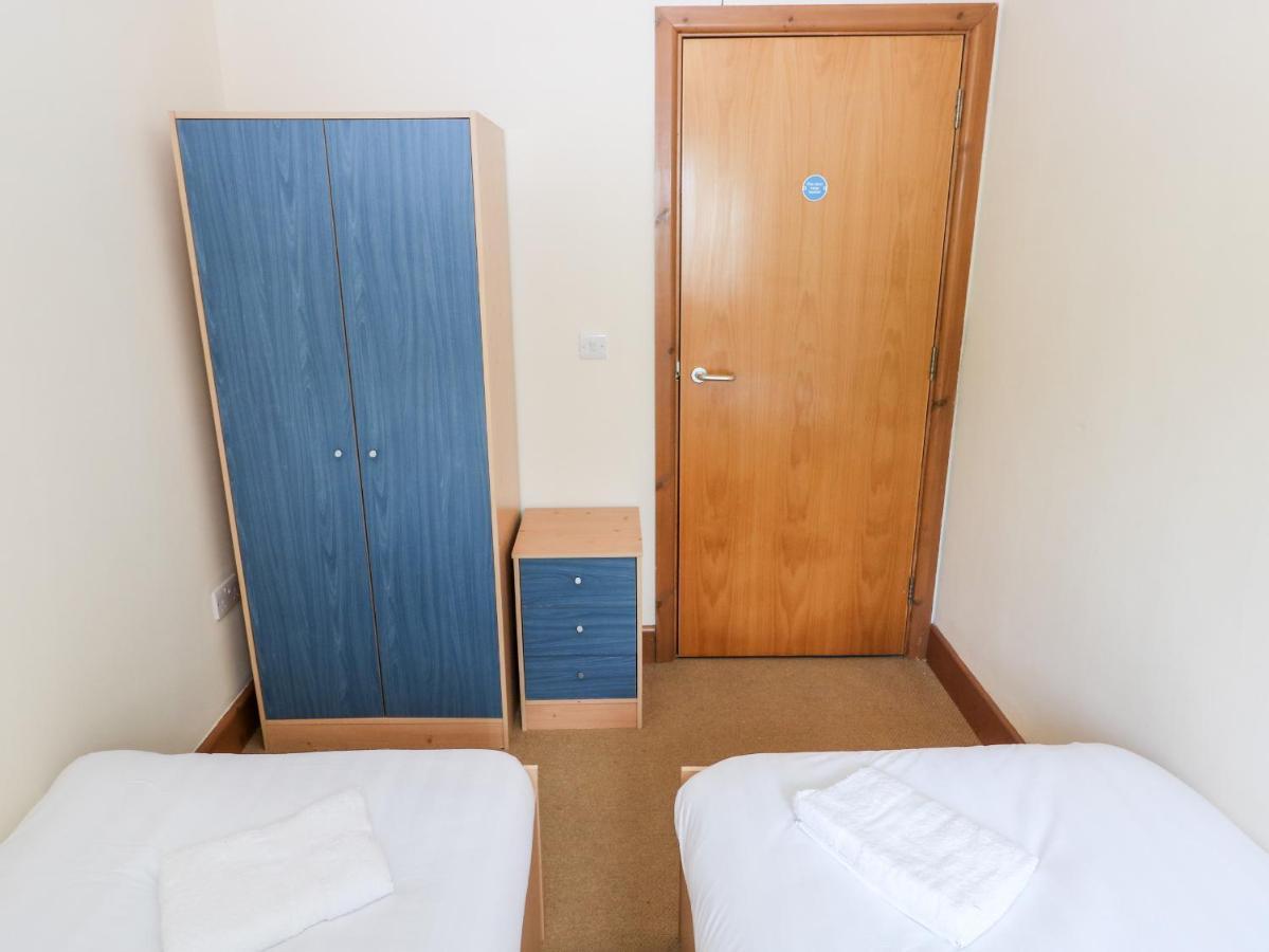 15 Sovereign House Apartment Милфорд Хейвън Екстериор снимка